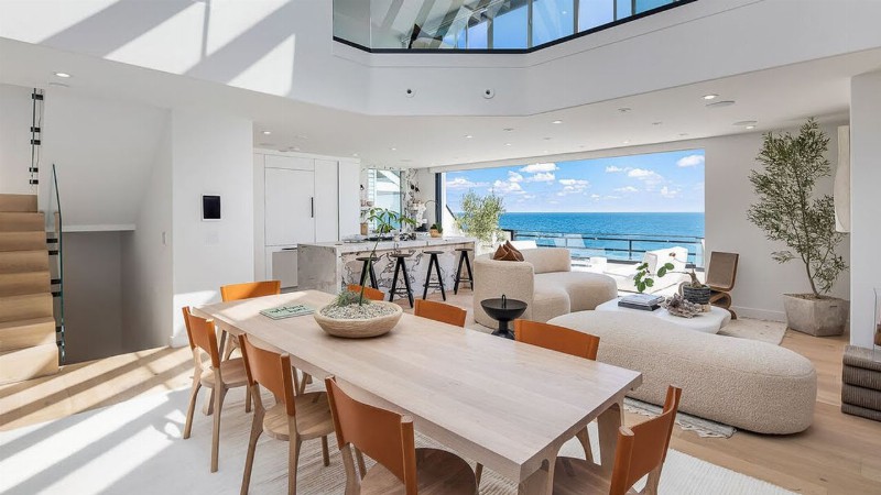 $10995000! Exceptional Architectural Beach Home In Malibu With Stunning Panoramic Ocean View