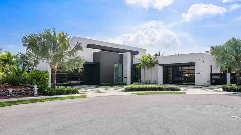 $11295000! An Architectural Masterpiece In Boca Raton Perfect For The Ultimate In Entertaining