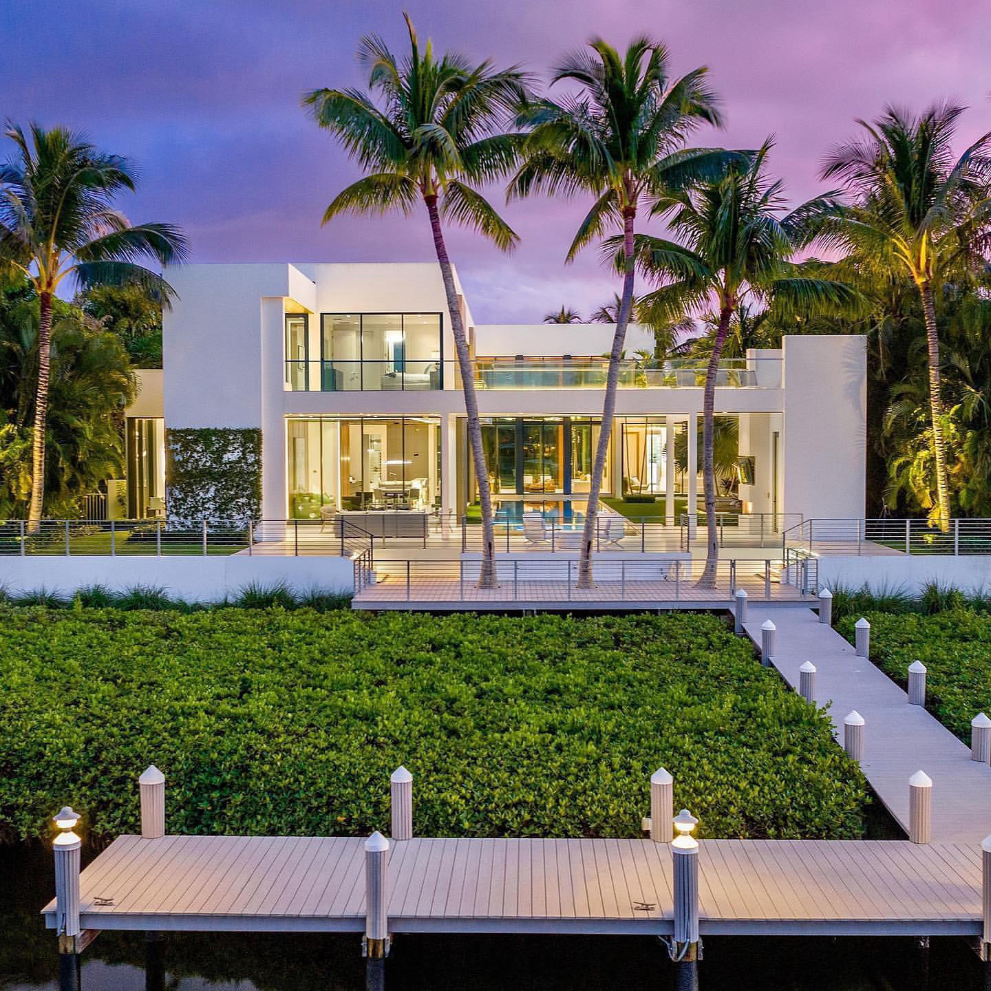 $18,500,000 in Jupiter, Florida gets you this stunning waterfront estate