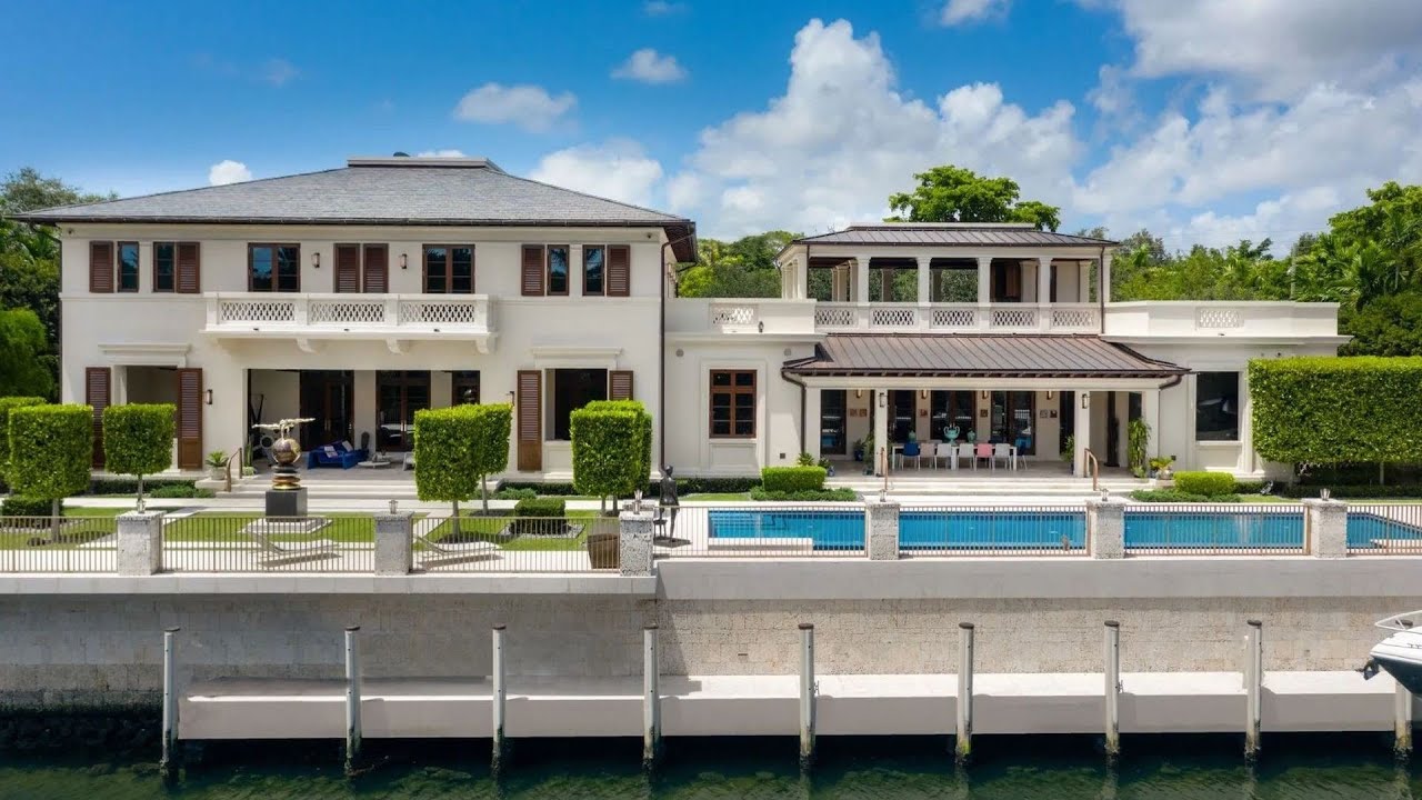 image 0 $19500000 Remarkable Florida Waterfront Home With Exquisite Finish