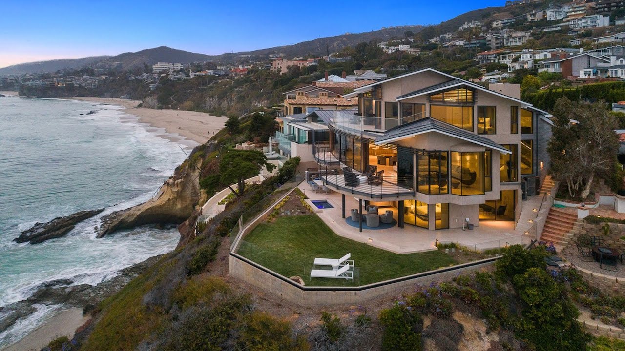 image 0 $25,000,000! Dramatic Bluff-Side Home in Laguna Beach, California