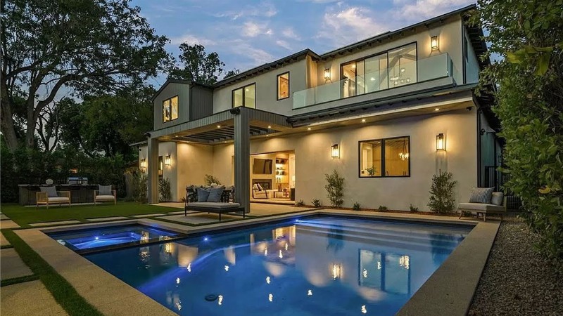 $4795000! Exquisite New Construction Home In Studio City Was Built With The Best Finishes In Mind