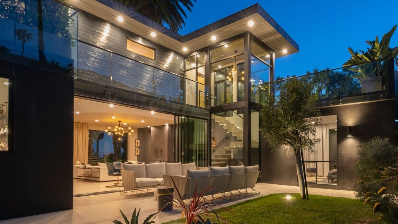 image 0 $4970000 Unforgettable Hollywood Hills Home Offers Quintessential California Lifestyle