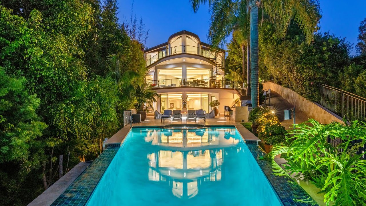 image 0 $85000000! Remarkable Architectural Estate In Malibu Is An Absolutely Amazing Paradise