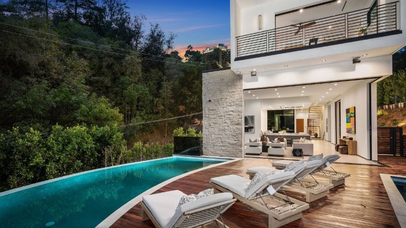 $8750000! Brand New Beverly Hills Modern Home With Spectacular City Views On Sweeping Corner Lot