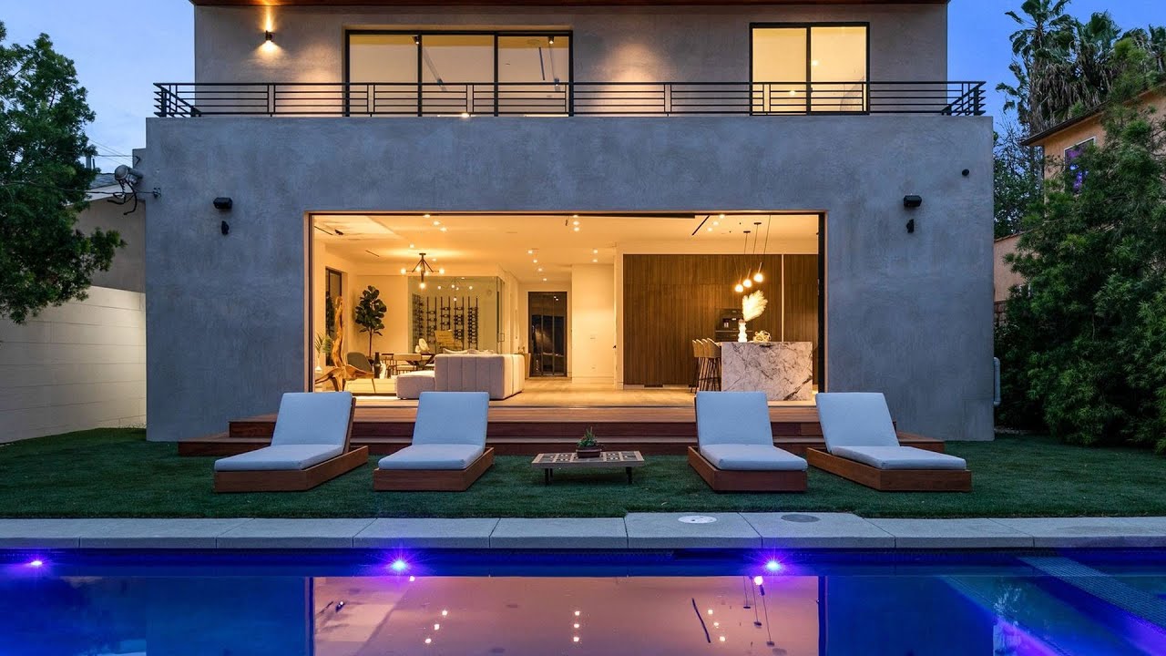 image 0 A $4325000 Resort-like Masterpiece In Los Angeles With Elegant Italian Finishes