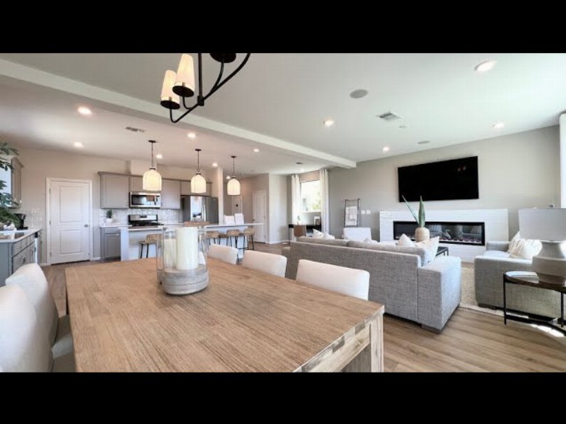 American West Homes Quinn Canyon Las Vegas Juniper Model $520k+ 2325 Sqft 4-5bed 3ba 2cr Loft