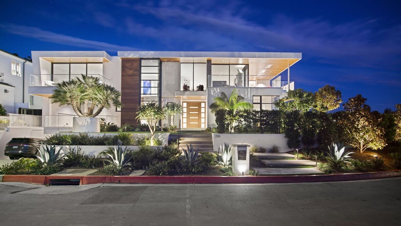 Brand New Modern Masterpiece In Corona Del Mar Set On A Great Location With Ocean Views