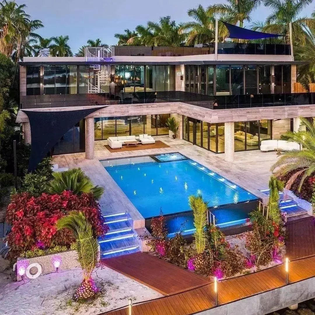 Crazy home in Miami