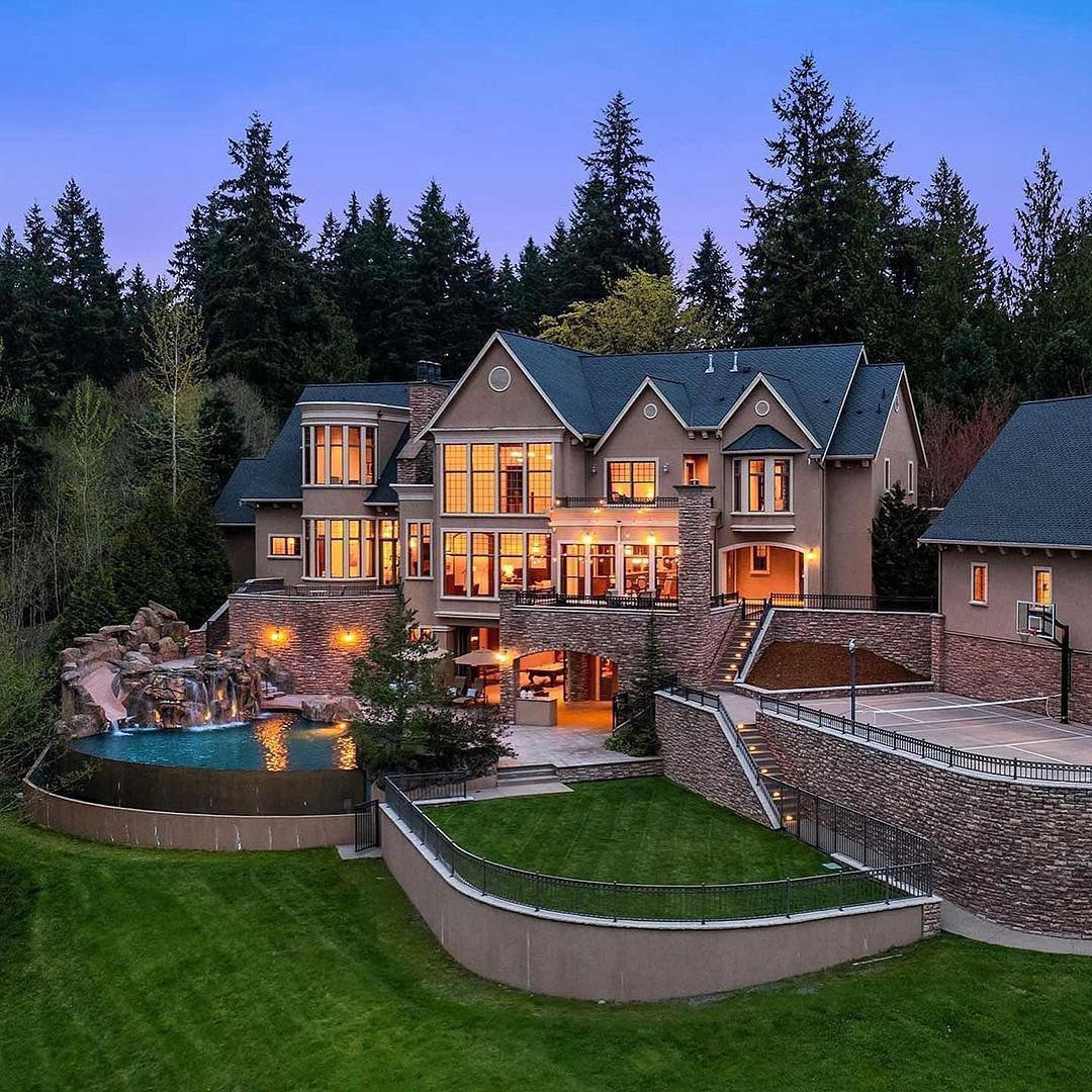 Estates & Interior - This timeless mansion is situated in Woodinville, Washington and is listed by #teamfoster_re for