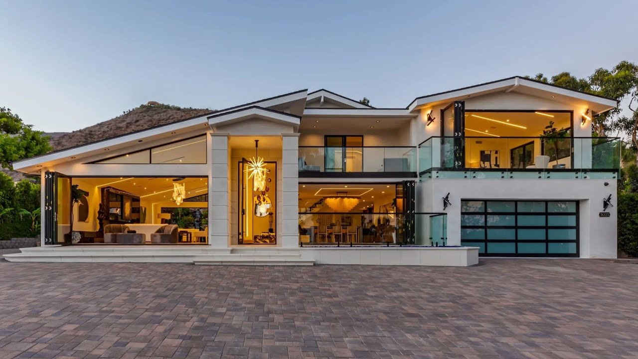 image 0 Inside A $9999000 Malibu Luxury Home With Breathtaking Ocean Views