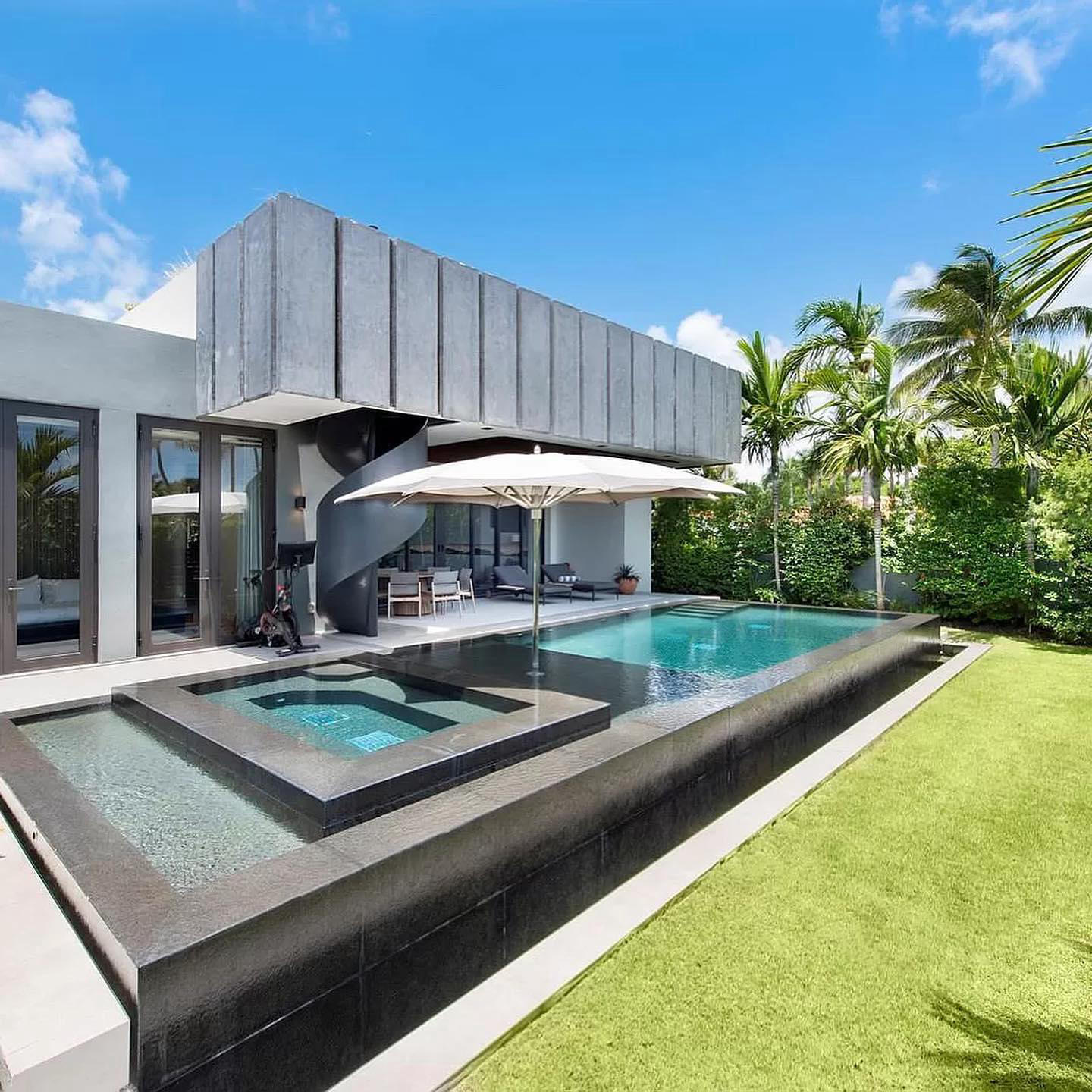 Luxury Real Estate - Today, we spotlight an exquisite waterfront villa in Miami Beach's prestigious