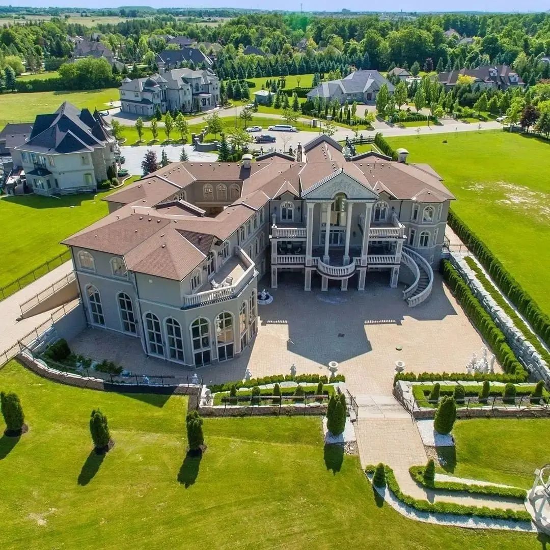 Mansions Empire - Experience the beauty of The Bahamas in this $32,000,000 Tuscan-style mansion