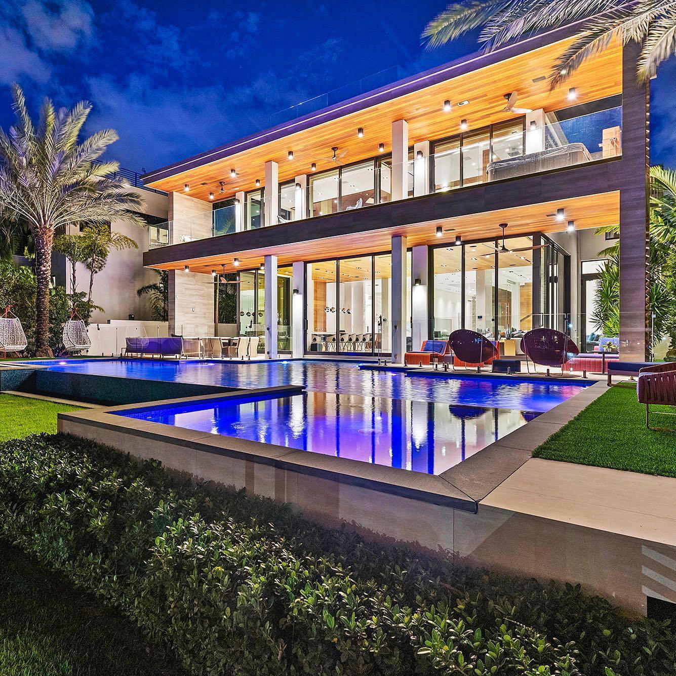 Millionaire Homes - Welcome to the newly built Villa Vendome where the essence of Miami Beach waterf