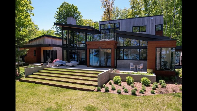 Modern Lakeside Villa In Suttons Bay Michigan : Sotheby's International Realty