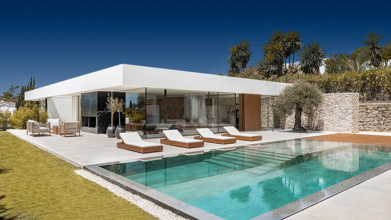 image 0 New €3.950.000 Ibiza-style Ultra Modern Villa On One Level In Marbella : Drumelia Real Estate