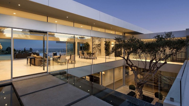 image 0 The Carla House - A Beautifully Appointed Contemporary Home In Beverly Hills By Paul Mcclean