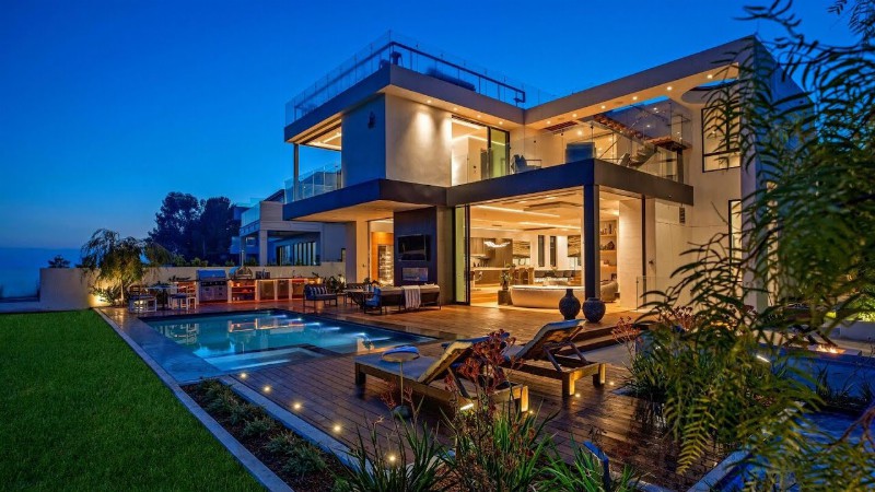 image 0 The De Pauw - Stunning Architectural Home In Pacific Palisades Offers Sophisticated Coastal Living
