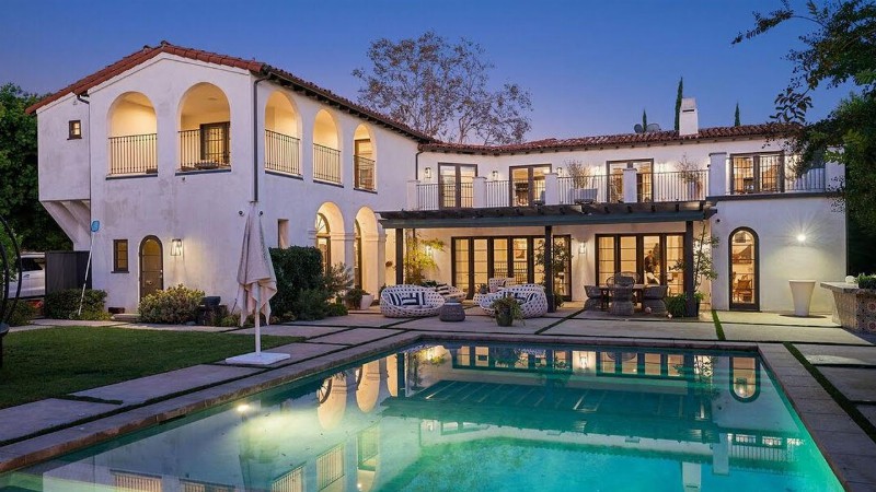 This $11m Magnificent Timeless Estate With Secluded Grounds In Los Angeles Is Truly One Of A Kind