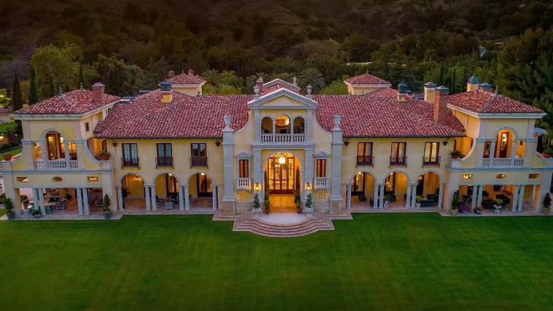 This $120000000 Villa Firenze Is One Of The Great Estates Of Los Angeles With Huge Massive Rooms