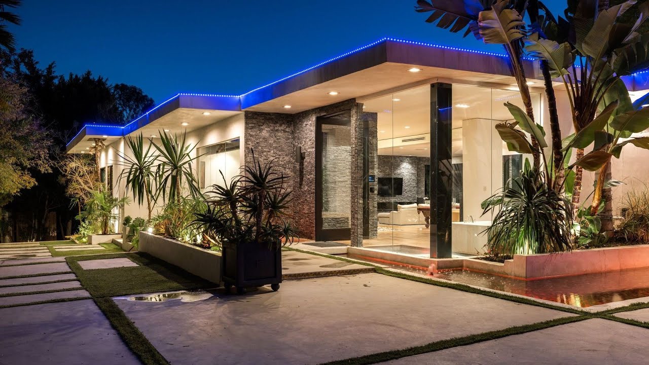 image 0 This $13400000 Magnificent Beverly Hills Home On The Market For The First Time