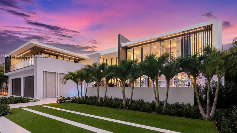 image 0 This $28500000 Brand New Mansion Is One Of The Most Luxuriously Modern Estates In Boca Raton Fl
