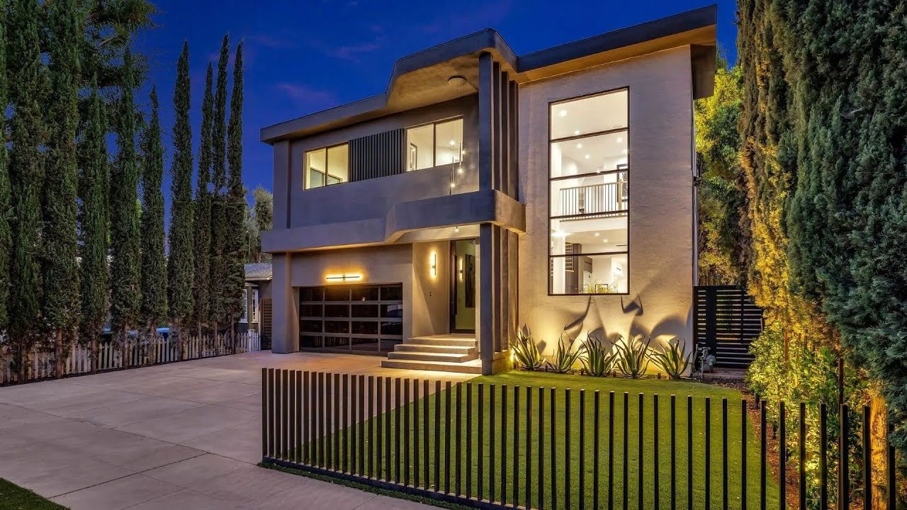 image 0 This $3250000 Spacious Modern Home In Studio City Has A Romatic Backyard