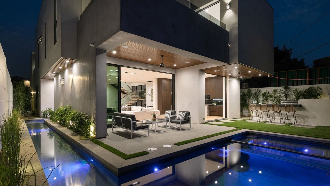 image 0 This $4,995,000 exquisite Los Angeles Home offers a sweeping open floorplan with a grand entrance