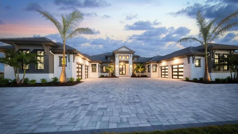 This $5750000 Finely Crafted Home In Lakewood Ranch Fl Showcases The Pinnacle In Modern Luxury