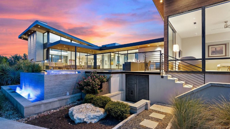 This $5900000 Breathtaking Home In Austin With Finest Finishes And Dramatic Views To The City