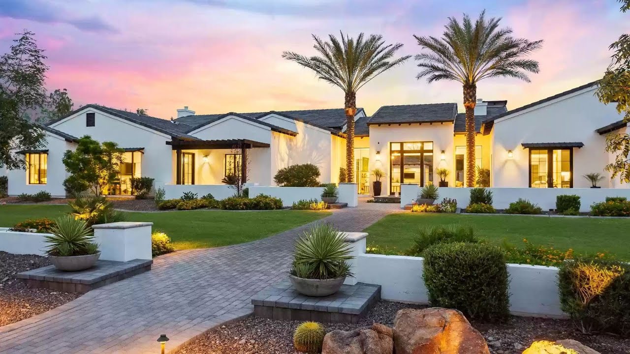 image 0 This $6499999 Exquisite Paradise Valley Home Has An Extravagant Outdoor Space