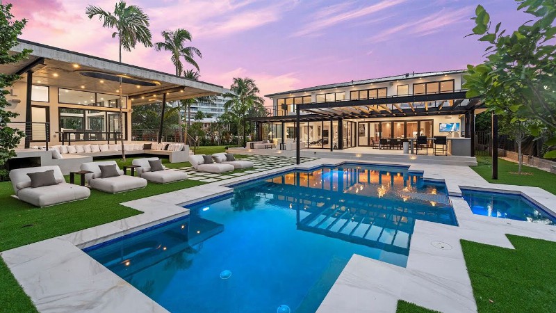 This $8950000 Brand New Home In Miami Beach Has An Extraordinary Backyard Space With A Large Pool