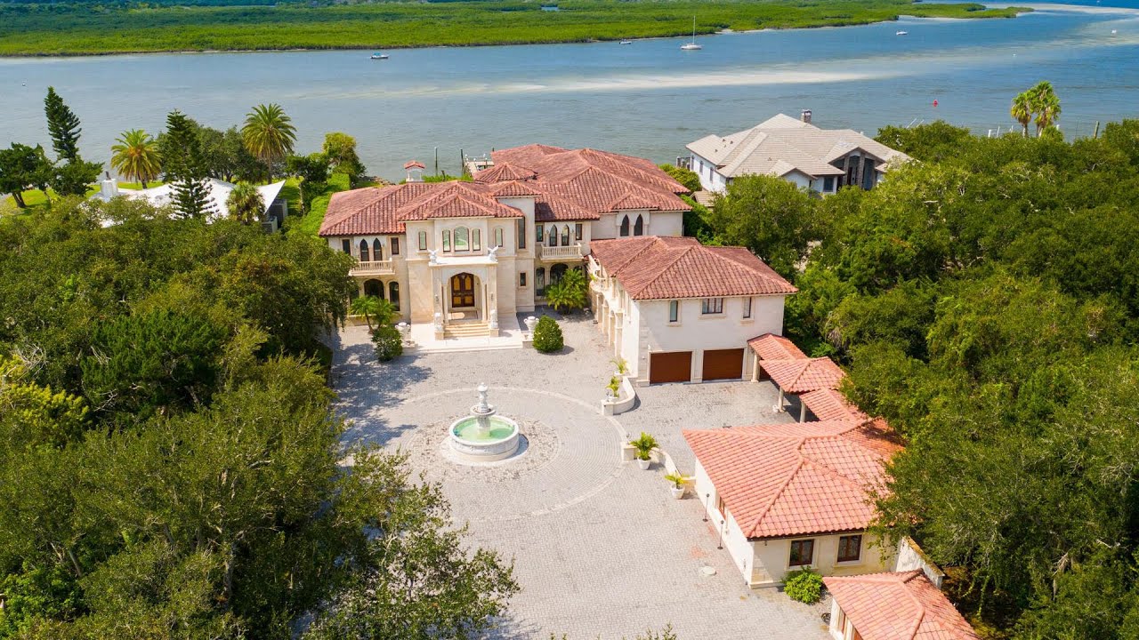 image 0 This Magnificent $7900000 Florida Estate Has A Floating Edge Pool With Generous Decking