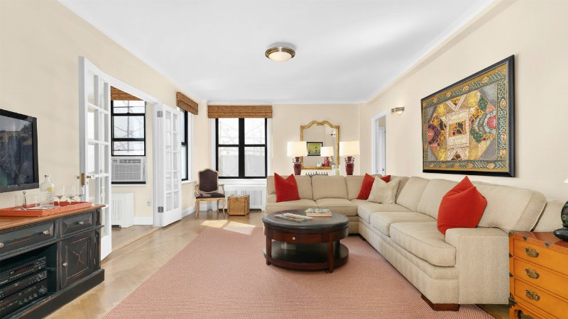 Touring A Uws Apartment On A Tree-lined Nyc Street : 134 West 93rd Street #3b : Serhant. Tour