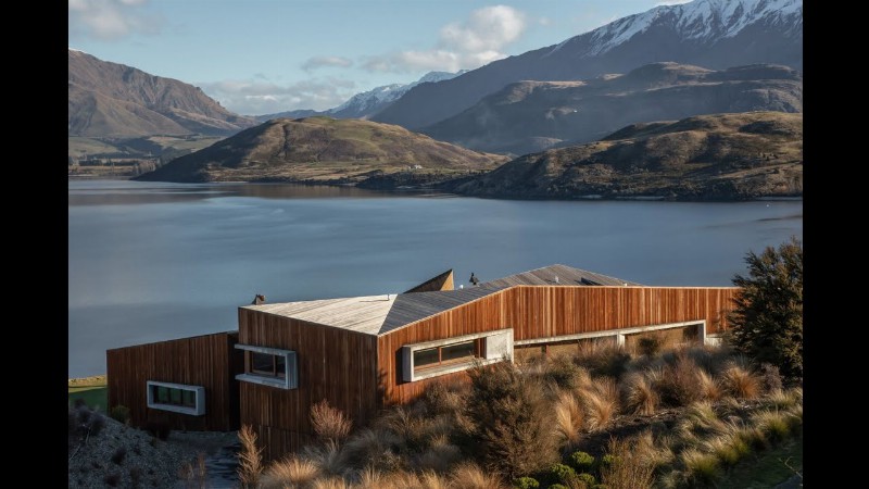 Unparalleled Lakefront Home In Otago New Zealand : Sotheby's International Realty
