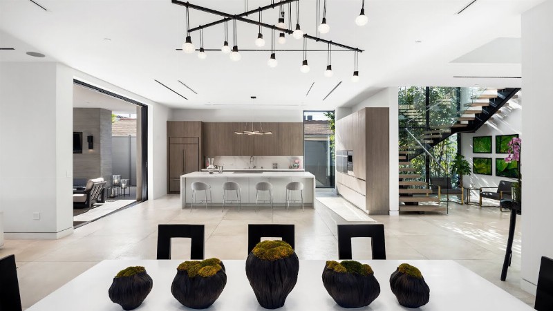What A Modern Masterpiece In Los Angeles With Stunning Quality And Architectural Details